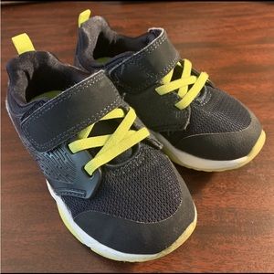 Cat & Jack shoes toddler size 9 boys